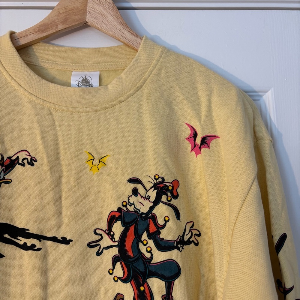 Disney Parks Store Mickey Mouse & Friends Halloween Pullover Sweatshirt Yellow S - Picture 3 of 9